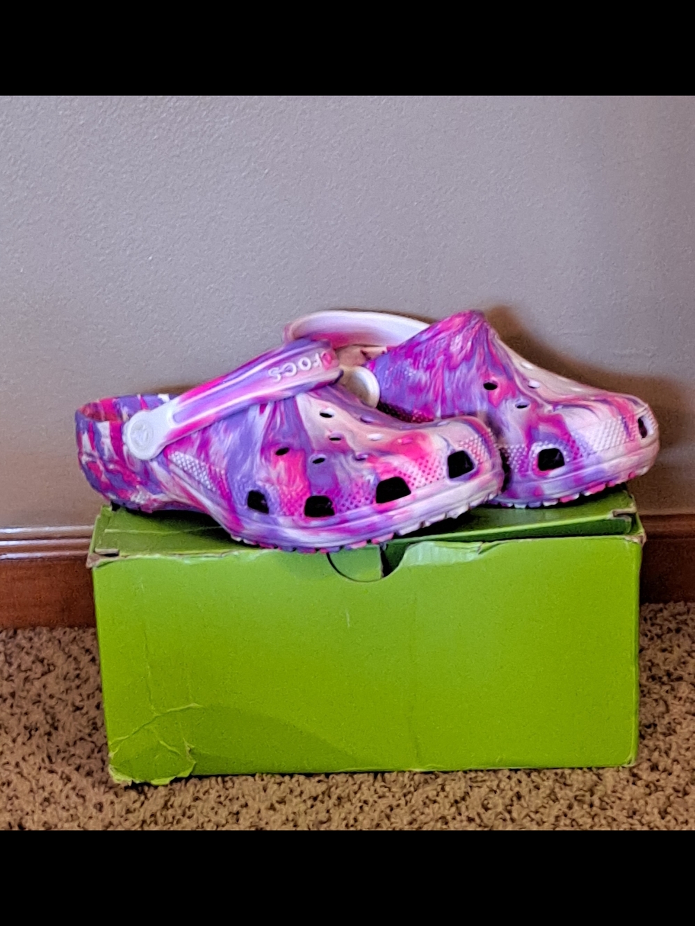 CROCS Classic Glow Marbled Pink Crush Classic Clog J5 Or W7